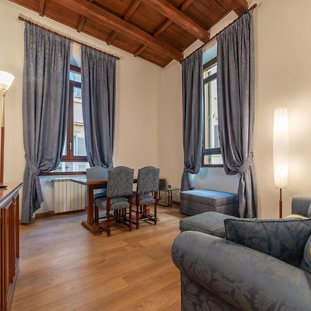 Piazza Di Spagna Elegant Apartment โรม ภายนอก รูปภาพ