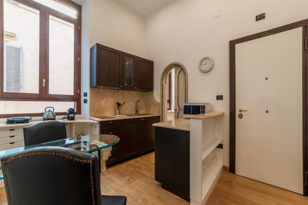 Piazza Di Spagna Elegant Apartment โรม ภายนอก รูปภาพ