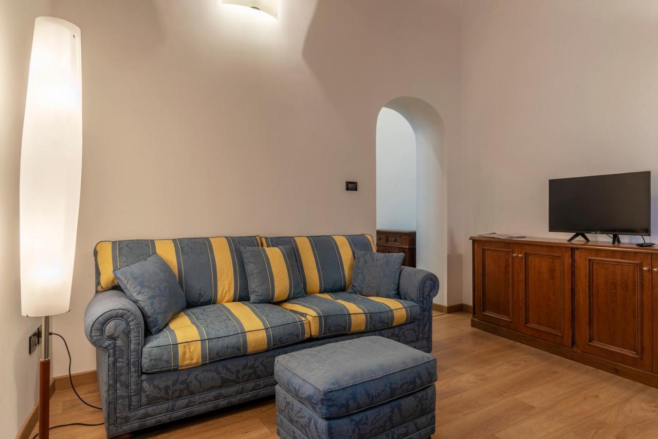 Piazza Di Spagna Elegant Apartment โรม ภายนอก รูปภาพ